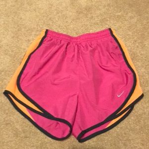 XS women’s Nike tempo dry fit running shorts